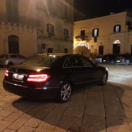autista-privatotransfer-ncc-taxi-navetta-shuttle-Locorotondo-aeroporto-bari